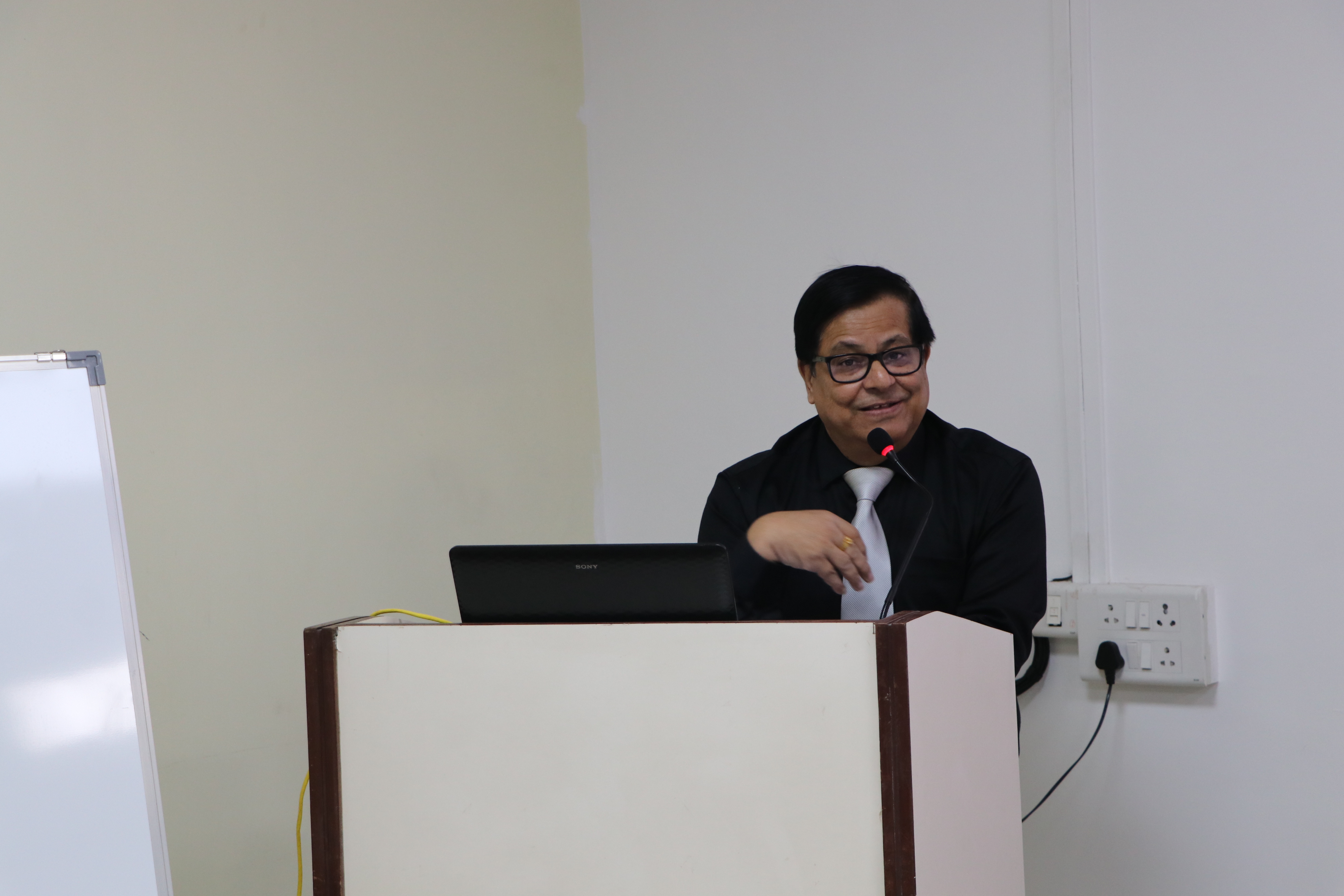 ['1.JPG', '2.JPG', '3.JPG', '4.JPG', '5.JPG', '6.JPG', '7.JPG', '8.JPG', '9.JPG']